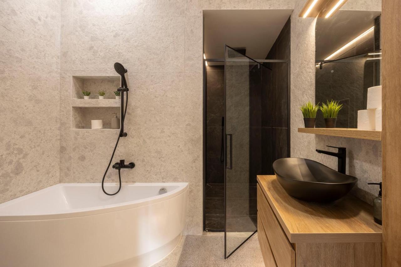 Luxurious & Spacious Central Residence With Balcony Budapeşte Dış mekan fotoğraf